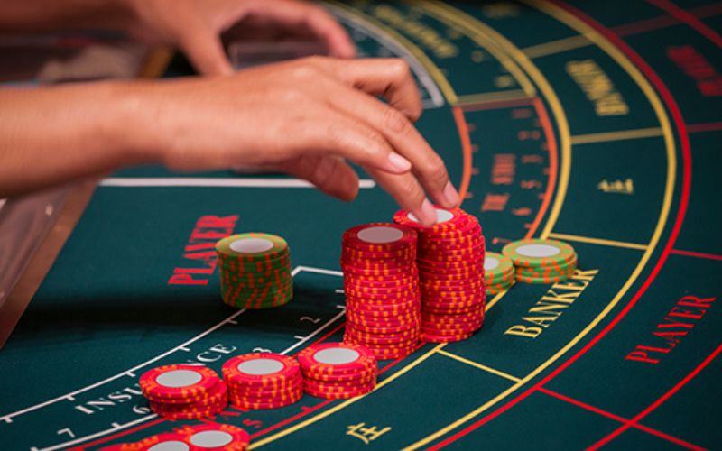 Cách đánh gấp thếp Baccarat